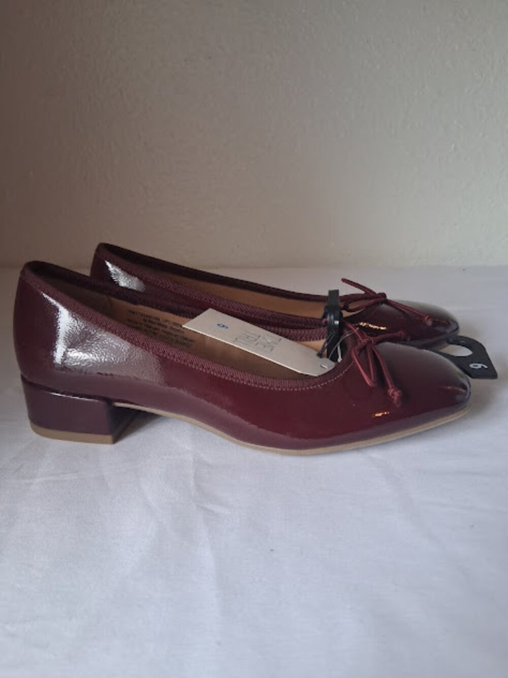 Time and Tru women's size 6 glossy burgundy ballet shoes